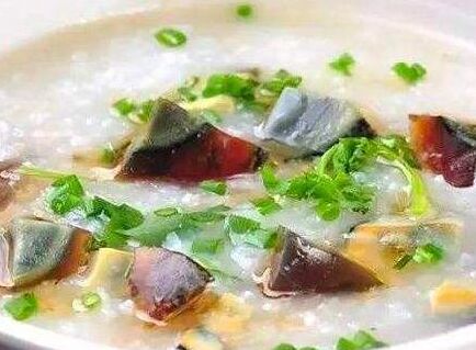 香滑味美的皮蛋瘦肉粥味道棒极了
