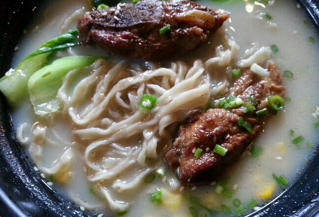 香味满屋都装不下的香椿拌面