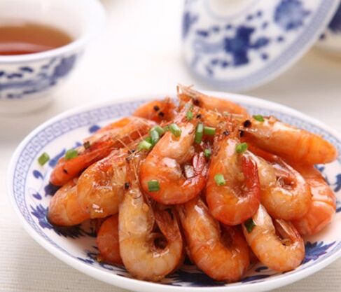 品味鲜美---春节餐桌上的油爆河虾