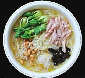 四川米粉风情万种 数九寒天吃碗米粉暖心