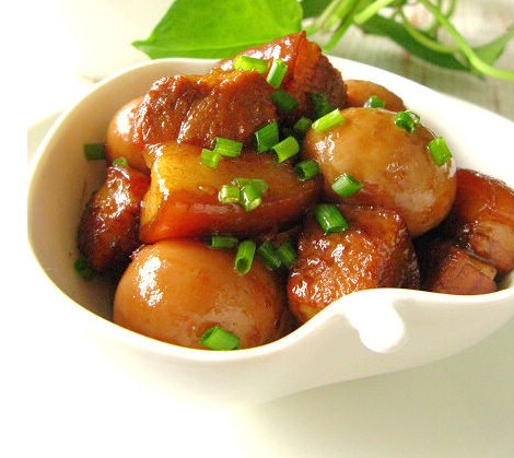 令人垂涎欲滴的外婆家红烧肉卤蛋