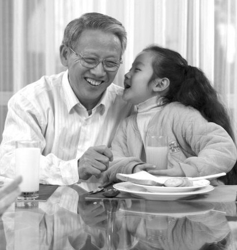 牙齿缺失 巧妙选择适合假牙