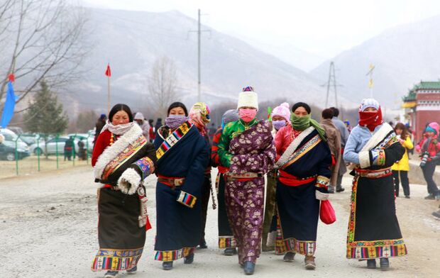甘南西仓寺亮宝节
