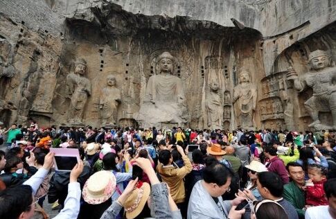中国式扎堆旅游让美国人看傻