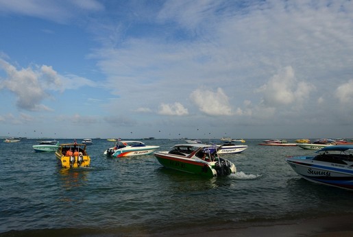 旅游：不看人妖只看海芭提雅海边尽情玩耍
