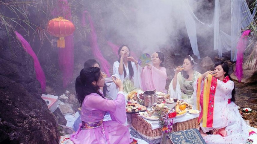温州6名女子搞创意生日派对走红网络