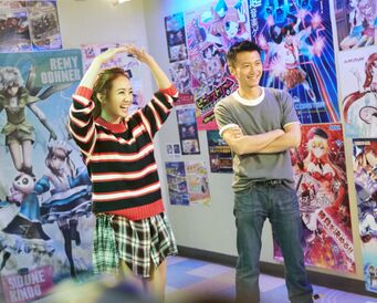 谢霆锋蔡依林玩大头贴自嘲：芭比整容失败