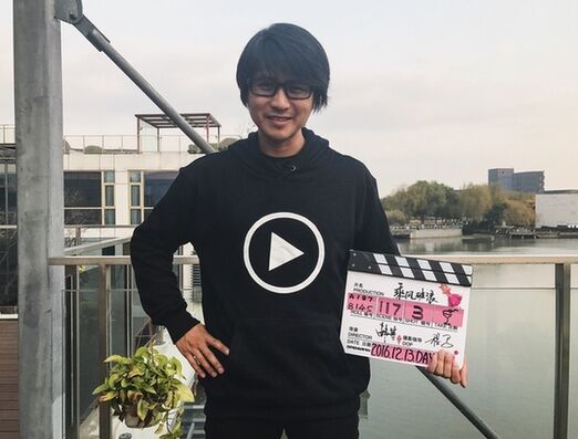 电影《乘风破浪》杀青 网友：导演欺负强迫症