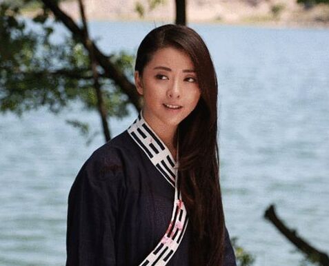 黄小蕾《映山红》变身男主