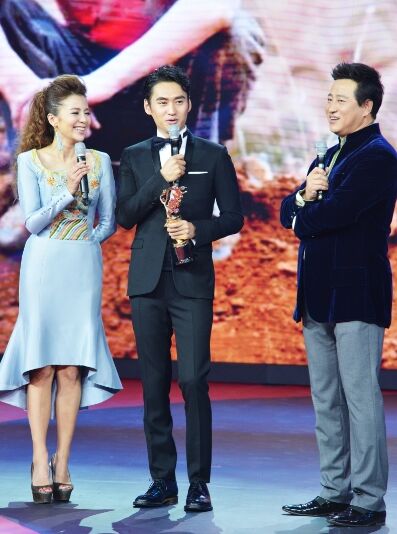 金牛奖迎来“高颜值男神” 吴秀波袁弘获奖