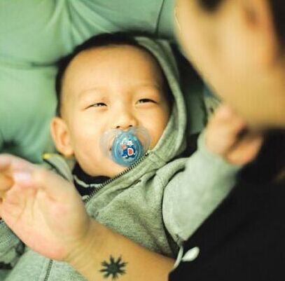 何洁晒儿子