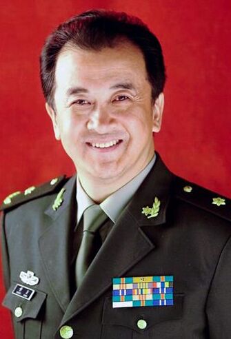 从特招小兵到厂长揭黄宏少将军衔怎么来的