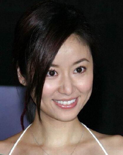 娱乐：赵薇力挺林心如未婚生子遭网友讥讽