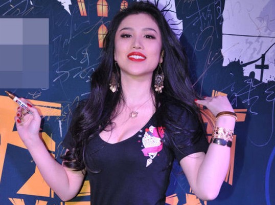 刘翔娇妻爆乳现身派对