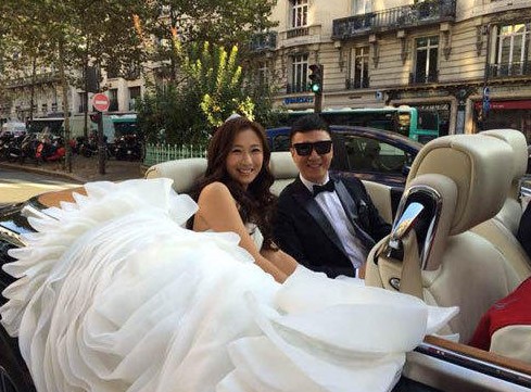孙红雷婚后携妻首亮相 自称妻管严不急造人
