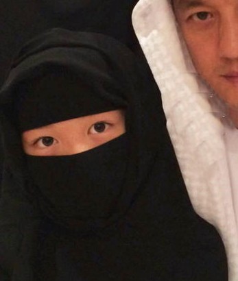 “锋菲”复合后 李亚鹏独自带女游迪拜