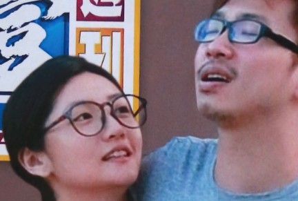李心洁彭顺外出吃饭 两人全程无交流(视频)