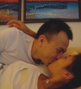 刘涛激吻照好肉麻 老公微博晒幸福令人羡慕