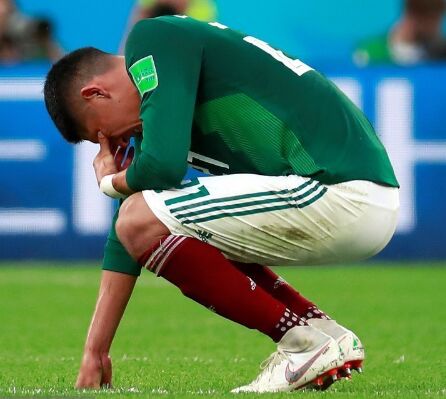 墨西哥3球惨败仍晋级 乌龙罪人后怕痛哭